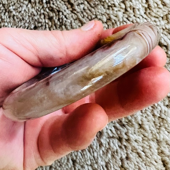 Marbled Vintage Lucite Bangle Bracelet - Picture 3 of 6